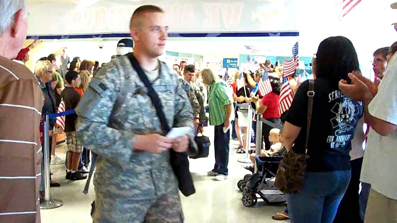 Welcome Home Troops at DFW airport