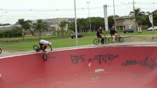 Manobras radicais de BMX em Sorocaba