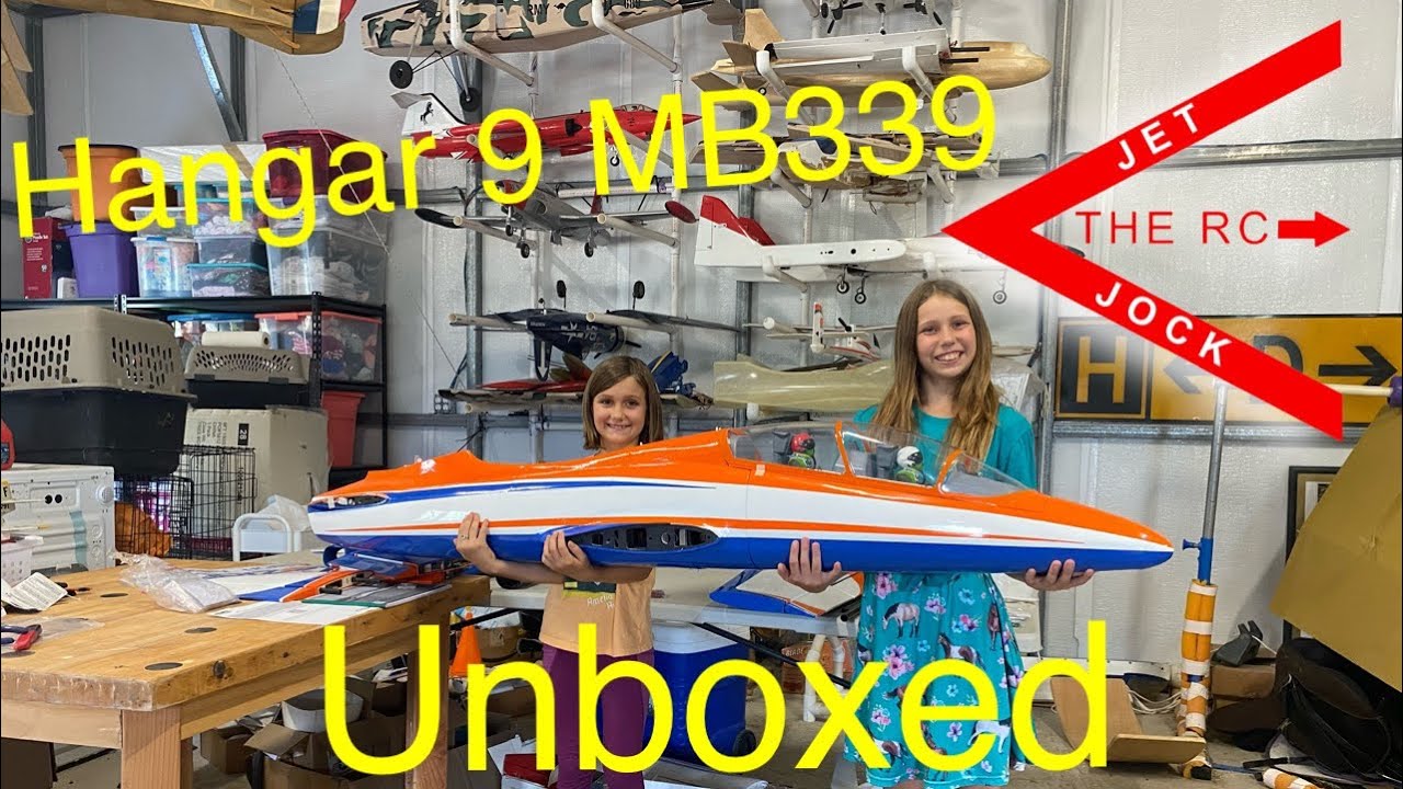Hangar 9 MB339, Unboxed YouTube