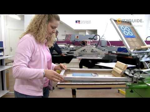 Atelier Grafico Textilprint, Nidau; Siebdruck in der Regi... - YouTube