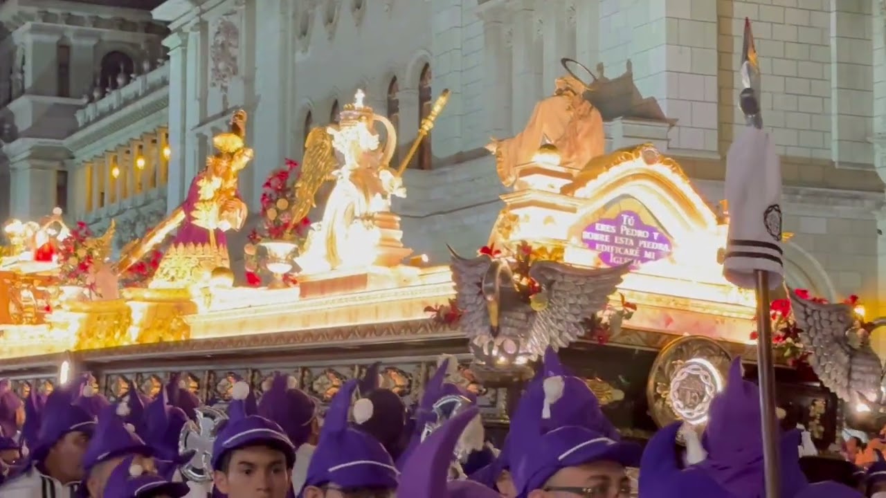 Paso de Jesús de candelaria por palacio nacional jueves santo de 2025 