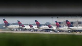 Delta Airlines Flights Grounded WORLDWIDE! | Power outage Weasel