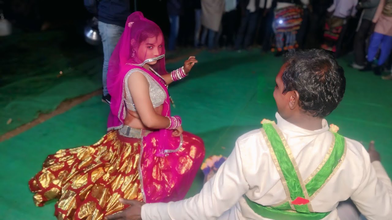 Bundelkhandi Rai Dance video || मोरे अगवां में तुलसी के बिरछा ओएई तरे राजा रिसने परे बुंदेलखंडी राई 