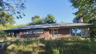 Abandoned Mid Century 1960s House Completely Forgotten For Years