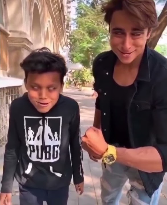 Tik tok indio (cara de Joker)