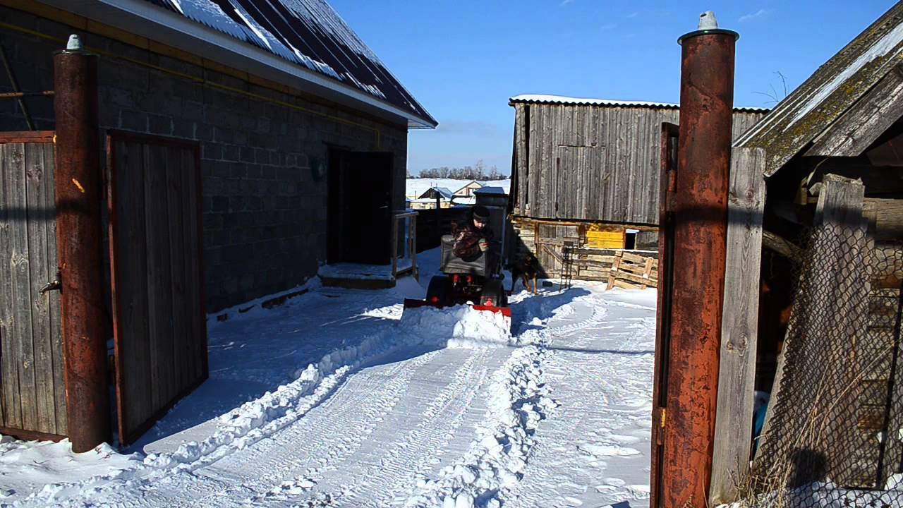 Чистка снега мотоблоком НМБ-1Н1 \"Угра\" с адаптером переломкой. - YouTube