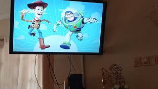 jugando con la PlayStation 2 ( toy story 3 y diana Jones)