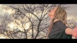 Juanita du Plessis - Kaalvoetkind (OFFICIAL MUSIC VIDEO)