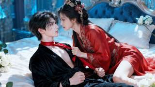 【FULL】穿越而來的女將軍搶著要當我的保鑣？一言不合就把我壓在身下是為何？ ！ 《巨力女友將軍》 #短劇 #復仇 #逆襲 screenshot 2