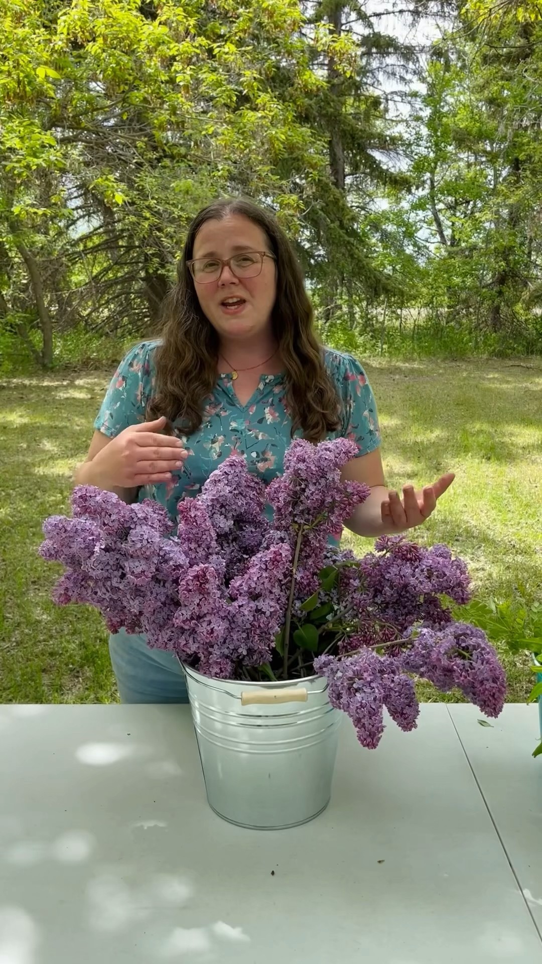 Enjoying Lilacs🌺and other Flowers🌸in the Botanical Garden💐in Kiev /04.05.2024/