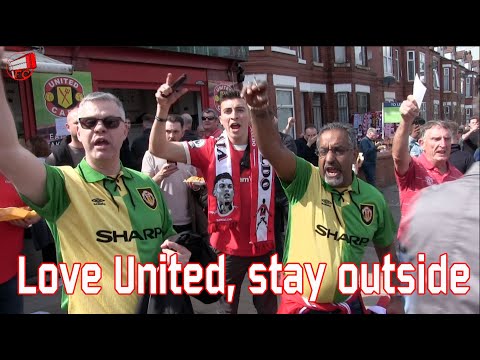 Love United, stay outside (protest march against the Glazers)