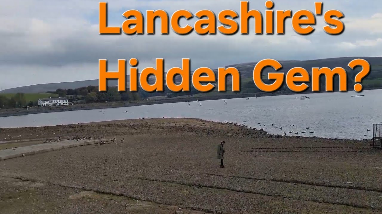 What's at HOLLINGWORTH LAKE? Great food, walks, arcades and more. 