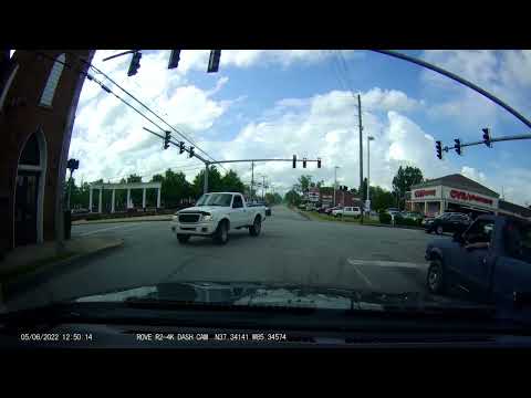 Kentucky Christian Academy runs red light with children onboard.