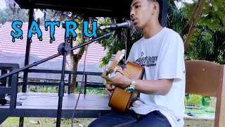 SATRU Cover akustik [Khoirul anwar]