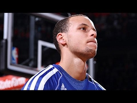 Stephen Curry breaks NBA single-season 3-point record!