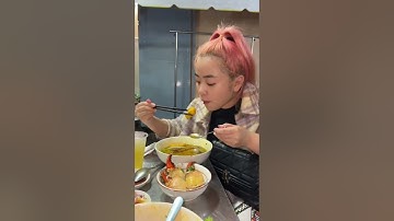 Tô bánh canh cua mắc nhất Sài Gòn, 700k chỉ 3 cái càng? - TIKTOK CAO HOÀNG MẪN