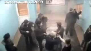 Обложка Old Man Knocks Out Four Robbers In Russian Underground HD Скачать Old Man Knocks Out Four Robbers In Russian Underground HD