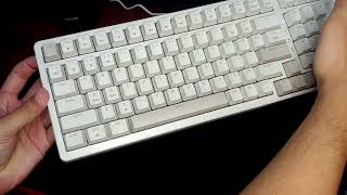 Teclado AK992 retrô com keycaps retrô