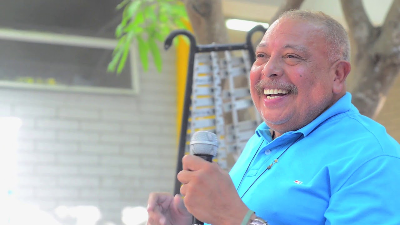 Juan Piña visita y canta con la Banda Distrital de Casas de Cultura ...