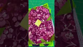 Flower power! These blocks are fun to make and beginner friendly 🎉 #blockofthemonth #quilting