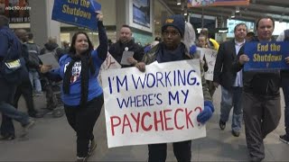 Workers protest government shutdown at sacramento international
airport