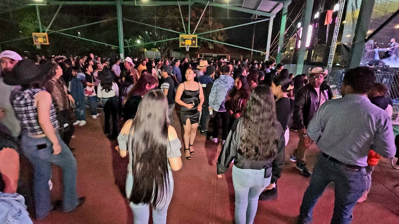 grupo soberano de tierra mixteca y su espectacular baile lleno total en alcozauca guerrero México