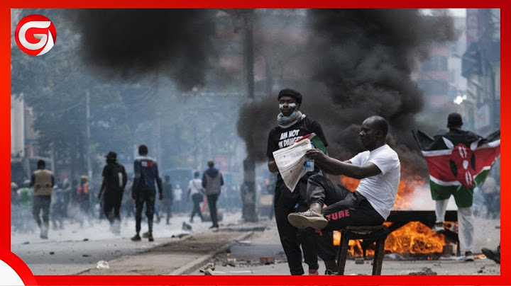 VIDEO: WANANCHI KENYA WAKICHOMA MOTO MATAIRI ya GARI BARABARANI KWENYE MAANDAMANO....