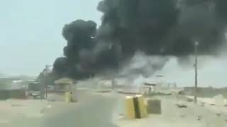 شاهد فيديو جديد يوثق لحظات قصف طيران العدوان الاماراتي علي نقطة العلم في #عدن #الامارات_تقصف_عدن