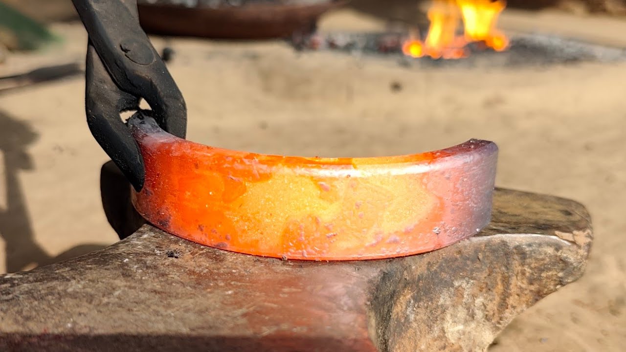 Making a compass from a large bearing; the one who makes circular marks in iron / blacksmith