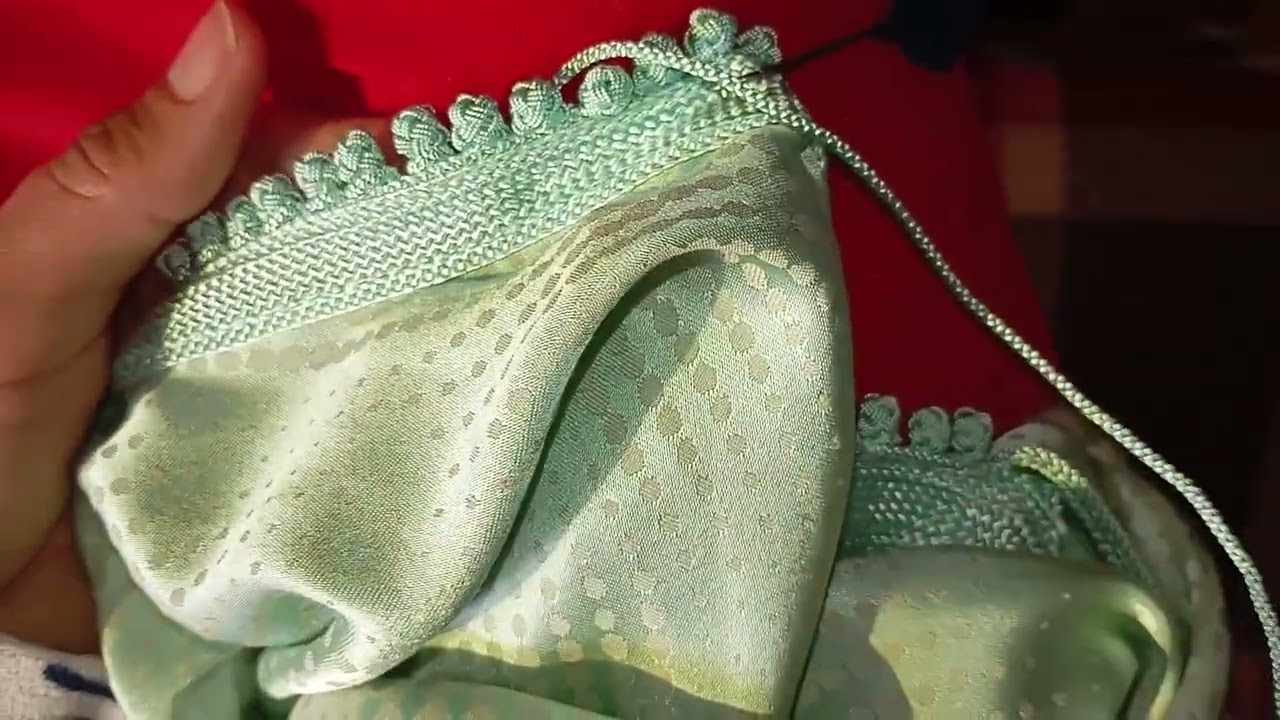 تعليم العقاد نصف طوق.