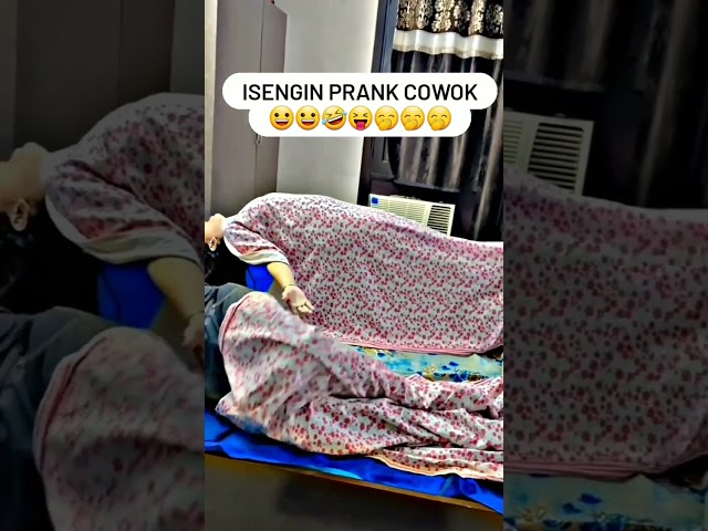 Iseng Prank kesurupan #iseng #pranklucu #videolucu #prank #memelucu #short #shorts #trendingshorts class=