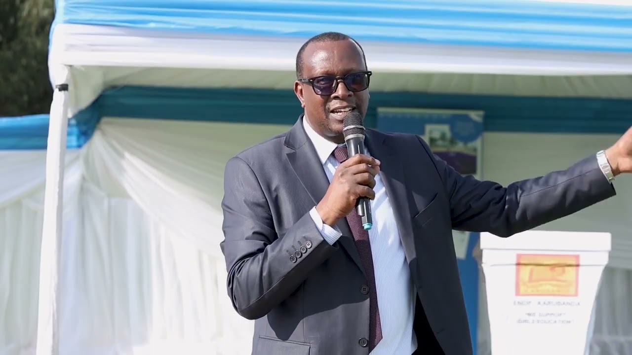 Min Dr Bizimana yahanuye abanyeshuri biga ku Karubanda guharanira kuba icyitegererezo : BANDEBEREHO