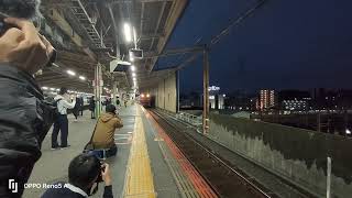 EF81-141+キハE130-107が西船橋駅に到着する動画（配8345）