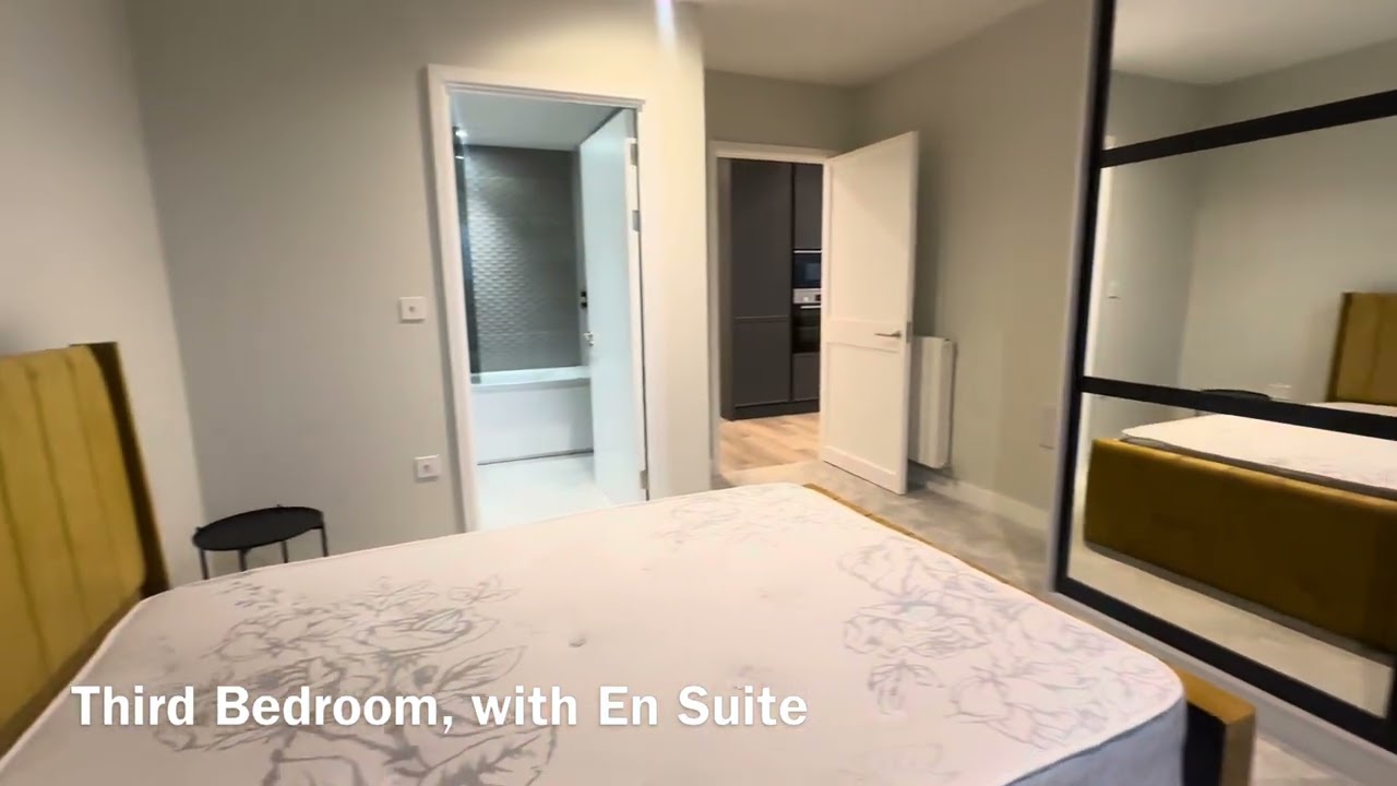 Three bedroom Ninth Floor Flat - Kidbrooke Village SE3