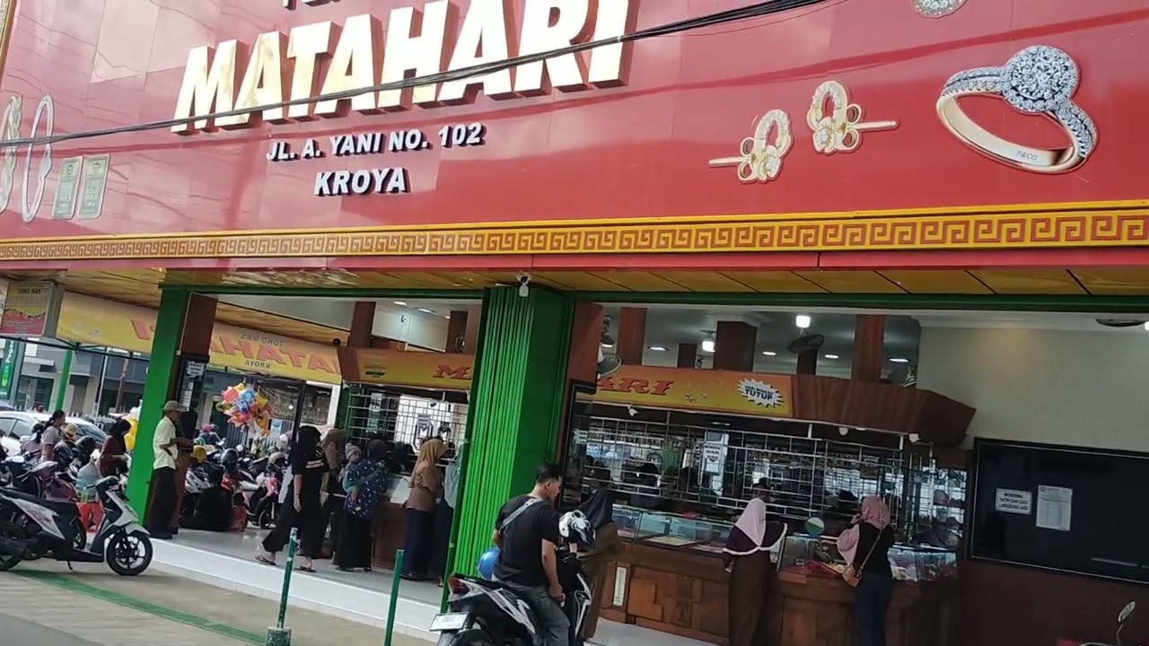 tumplek blek toko mas matahari. ngarep gadean kroya