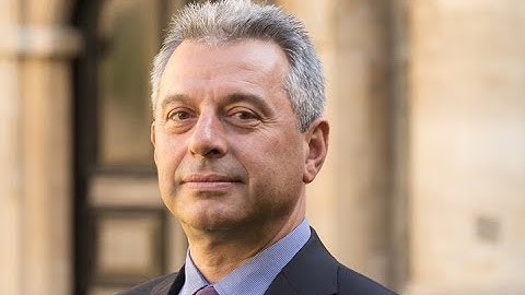 Optimal Bank Regulation In the Presence of Credit and Run Risk