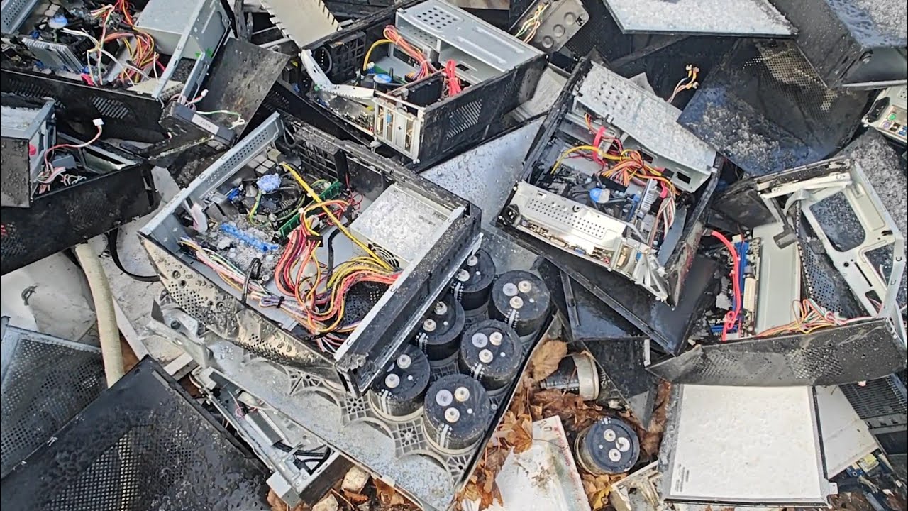 FOUND NEW PC TOWERS, SSDS AND A PILE OF PROCESSORS AT THE SCRAPYARD! THIS IS INSANE! # 240 recycling