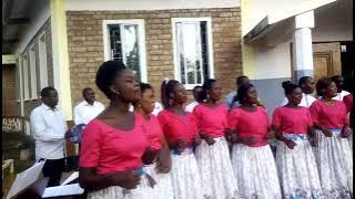 KWAYA YA MT JOSEPH PAROKIA YA NANSIO UKEREWE TAMASHA LA KRISTU MFALME.