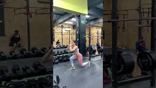 Pause jumping lunges