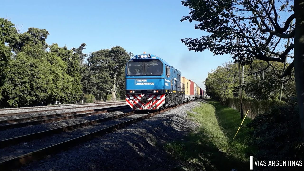 CRRC CDD5A1 9440 con 19 portacontenedores por via 4 llegando a Devoto. 29-04-2021