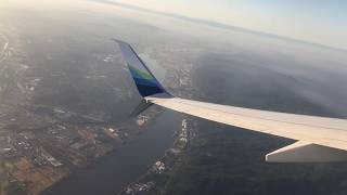 Alaska Airline B737 taking off x-Portland, Oregon