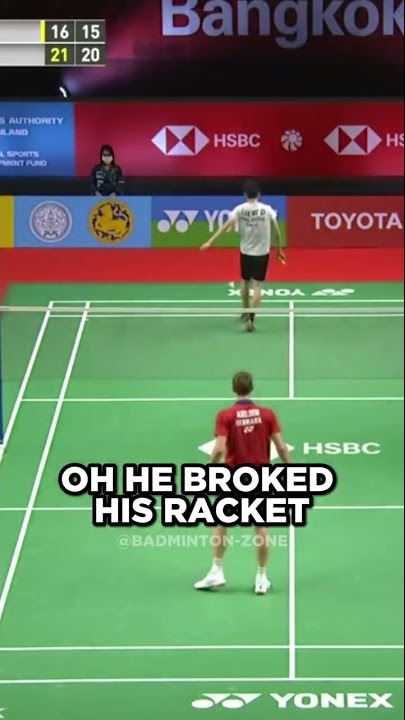 Axelsen breaks his racket mid game #viktoraxelsen #badminton