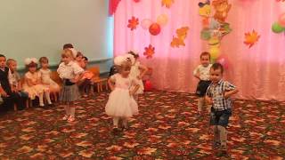 Весёлый танец «Мы весёлые малышки» в исполнении малышей Увальского детского сада