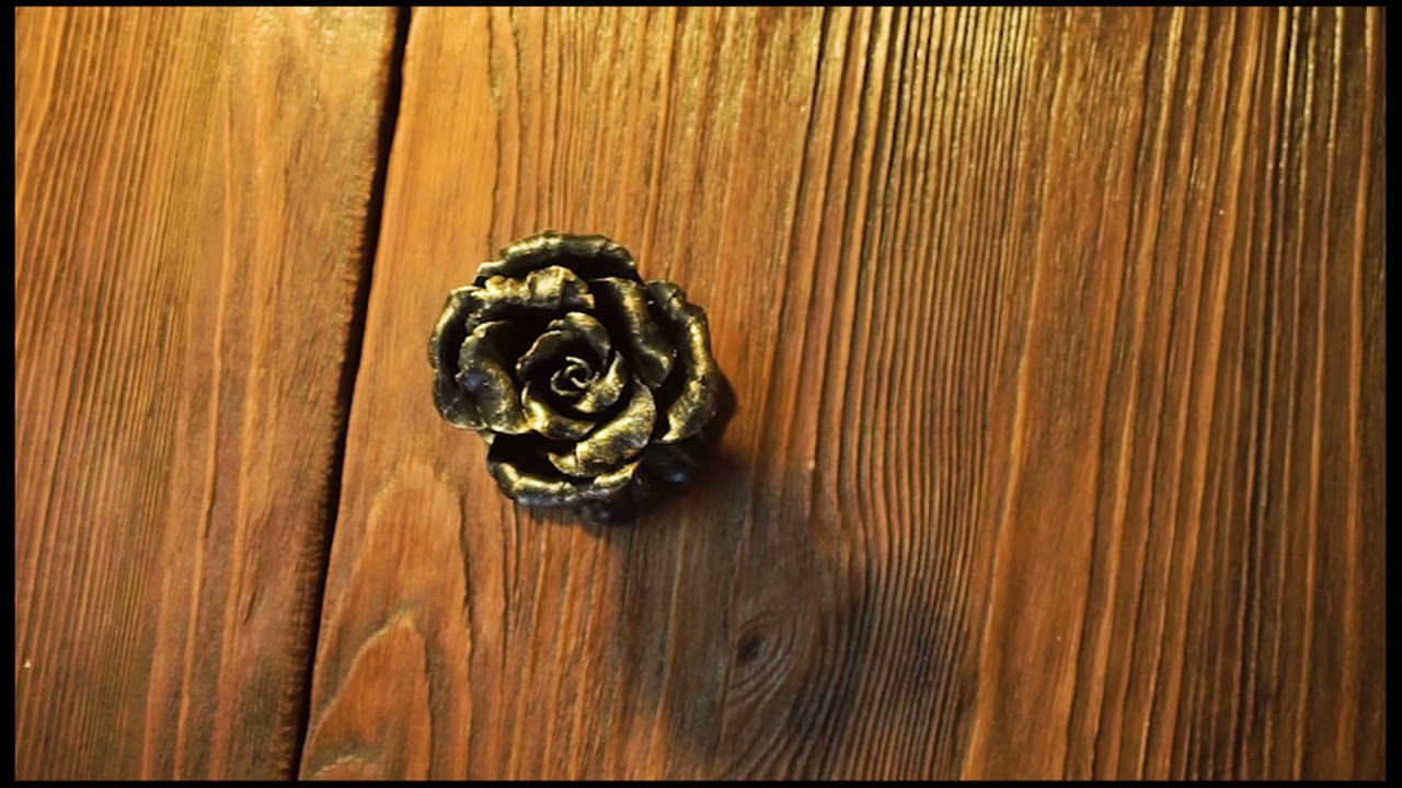 Ручка-кнопка "Роза". Цвет черный.