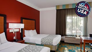 La Quinta Inn & Suites by Wyndham Greensboro NC | Greensboro (NC), United States | Hotel Review 🌟