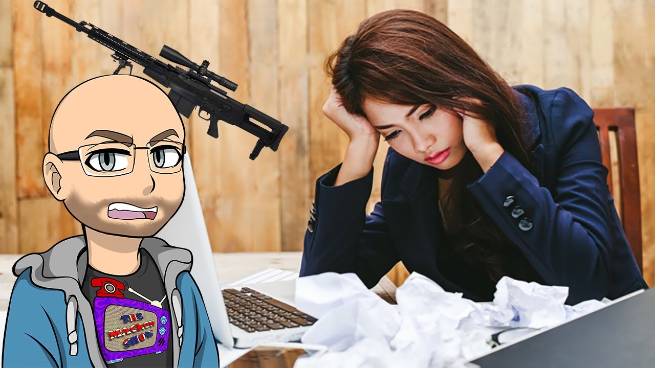 IT-специалист выходит из себя из-за клиента, вооруженного пистолетом (розыгрыш)