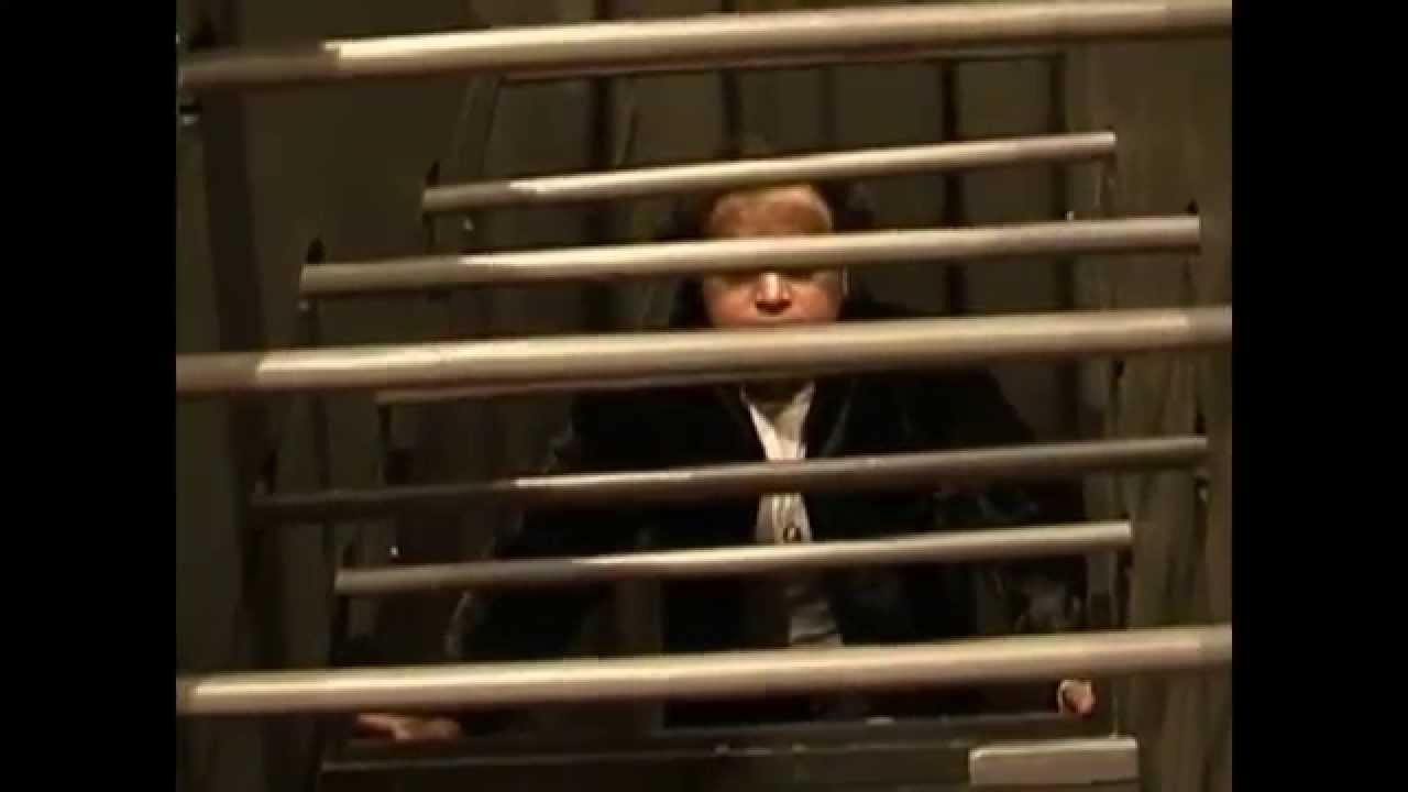 INDIAN MAGICIAN & ILLUSIONIST NIRMALKUMAR SARANG - SPIKE BOX ILLUSION 1