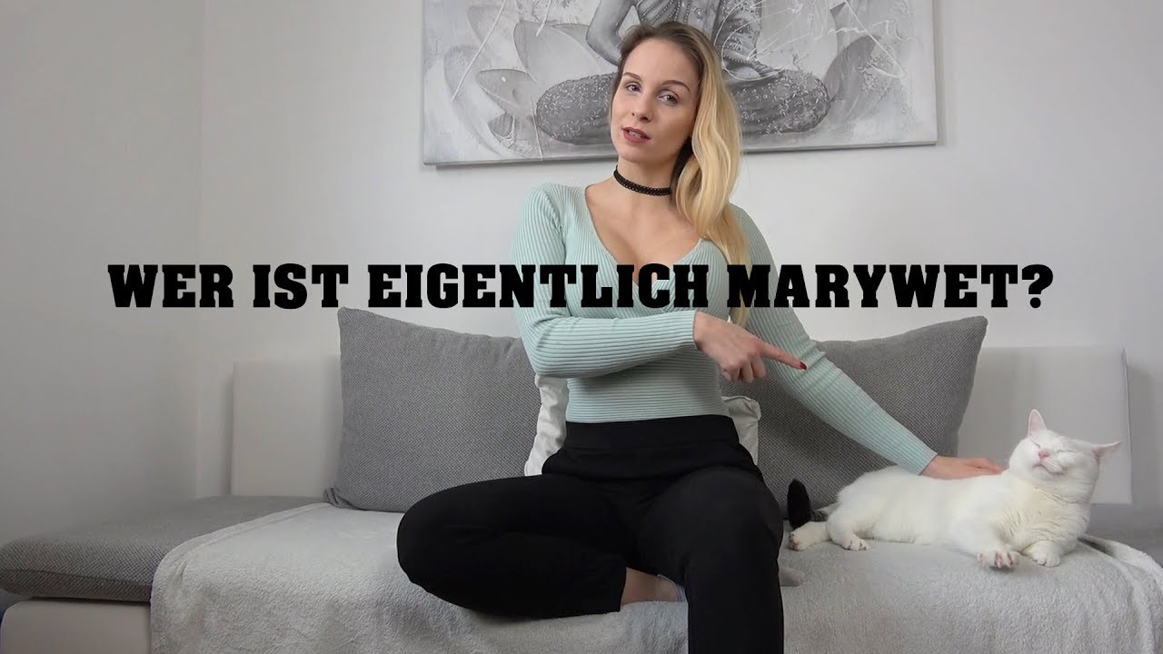 Pornodarstellerin Mary Wet Orgasmus beim Lesen Erotik News Magazin Foto