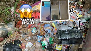 found a box containing many cellphones in a rubbish dump