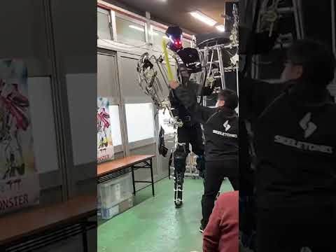 Huge robot exoskeleton imitates human movement #Shorts